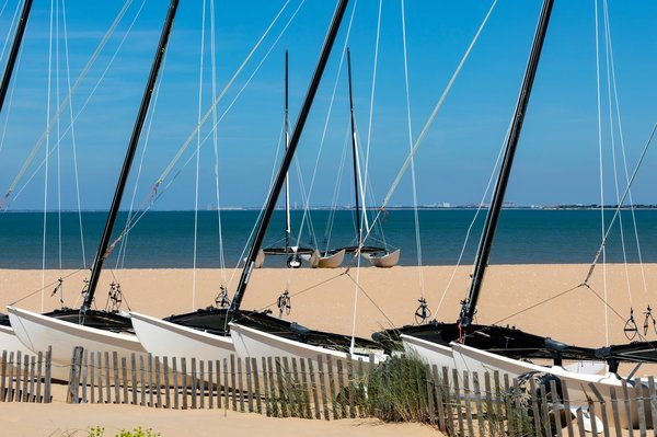 Où trouver les plus belles plages cachées de la côte amalfitaine en Italie?